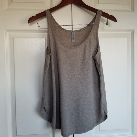 SOLD already just doesn't show it and I can't delete it for some reason. - Picture 7 of 12